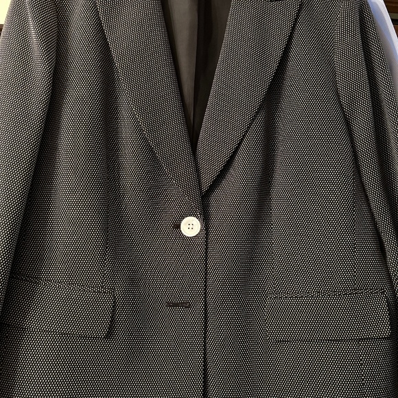 Women’s Kasper Pant Suit - Picture 1 of 4